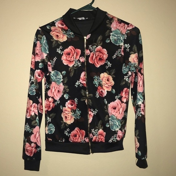 Beautiful floral jacket, size medium - Picture 1 of 4